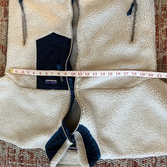 2 Patagonia fleece zip up jacket - Picture 7 of 7